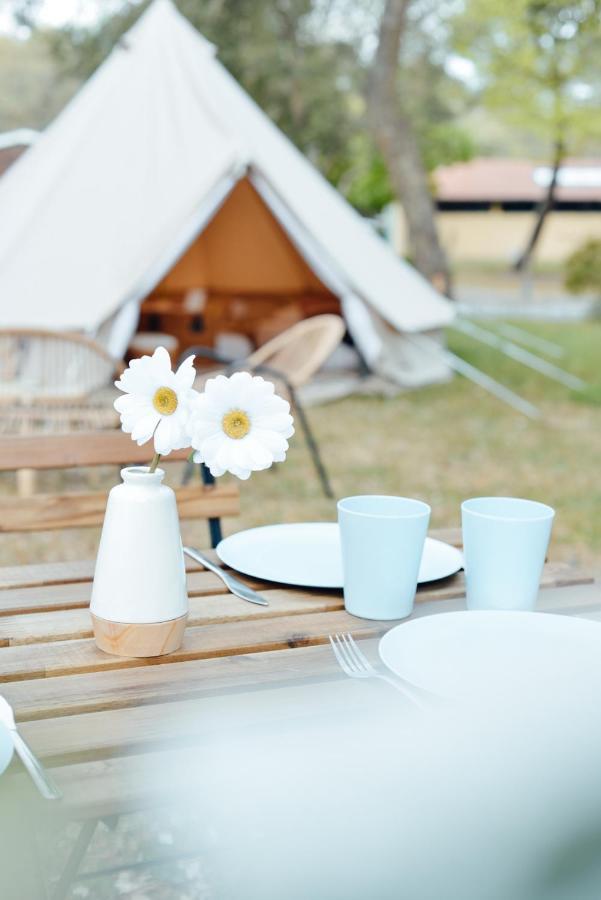 ホテル Cocooning Tipi - セノッス - ル・ペノン エクステリア 写真